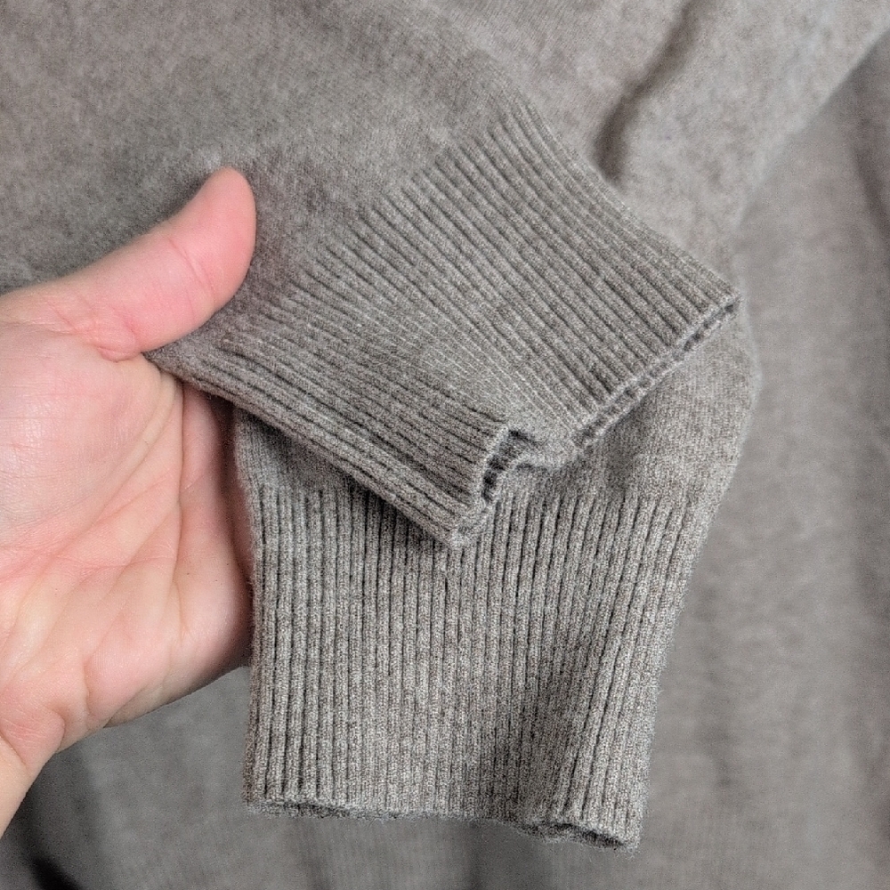 Dreamers Beige‎ V-Neck Sweater - Picture 5 of 5